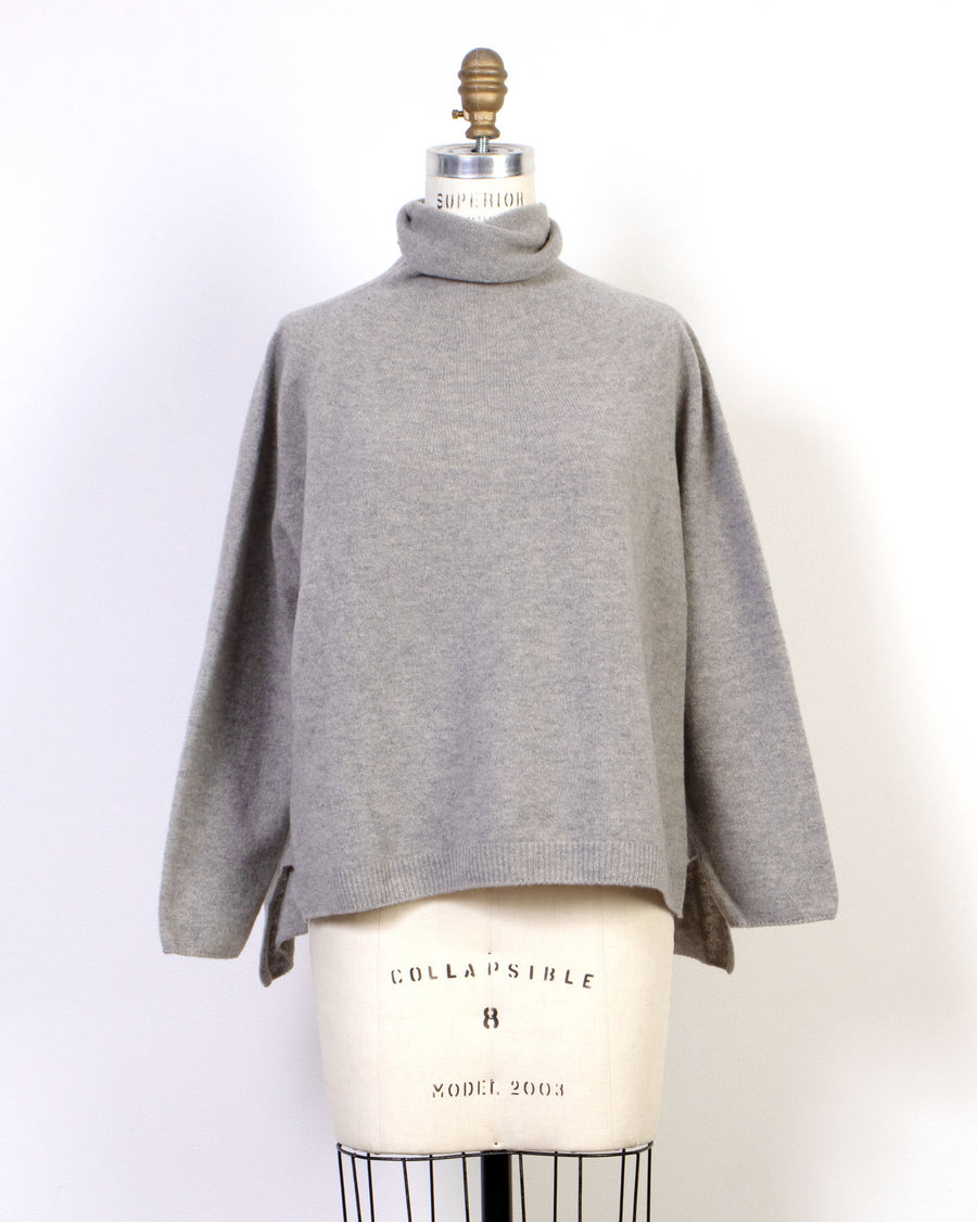 fine wool loose high neck pullover
