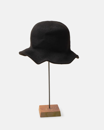 traveller + hat