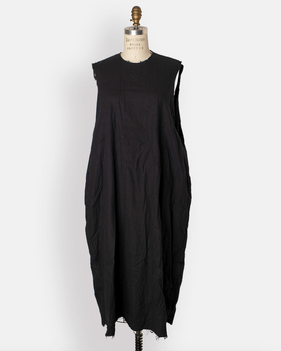 medium sleeveless round neck dress