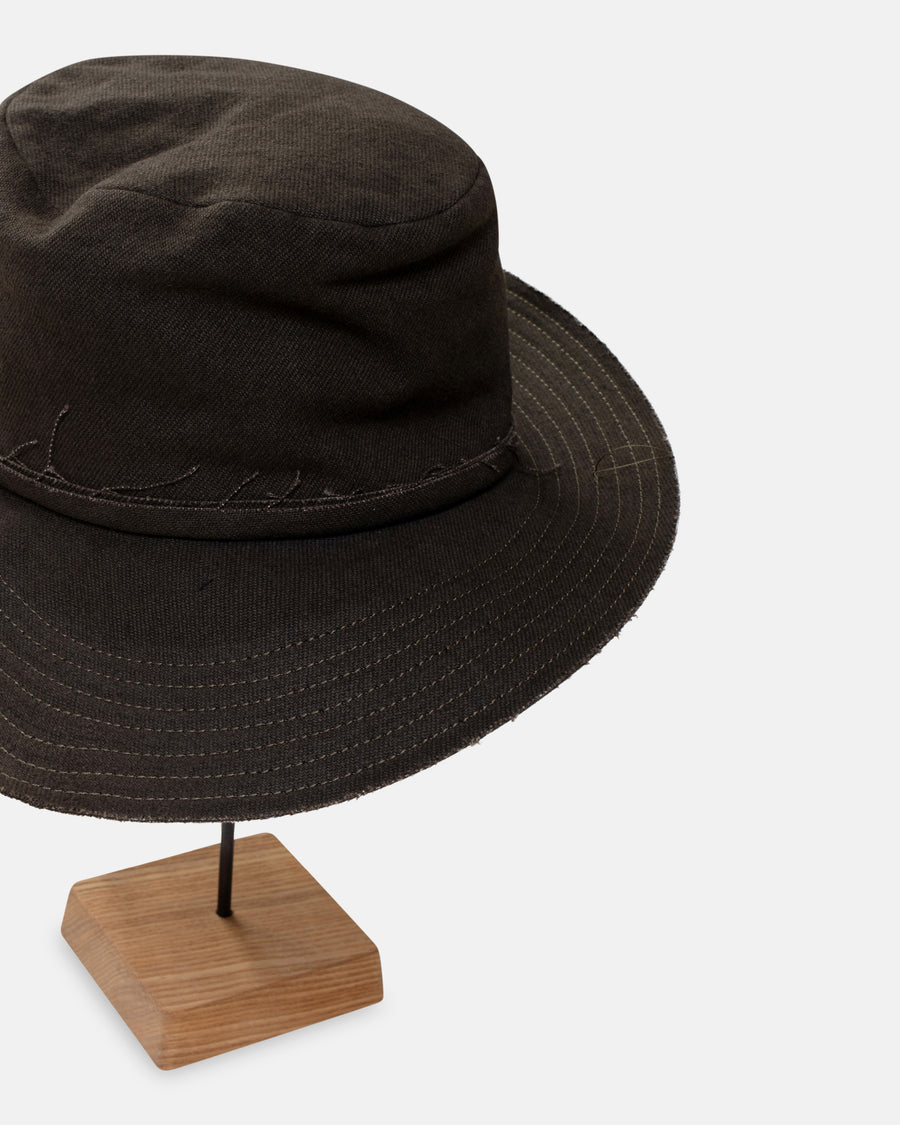untrimmed stitch hat