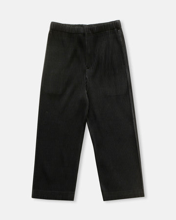 pleated pants
