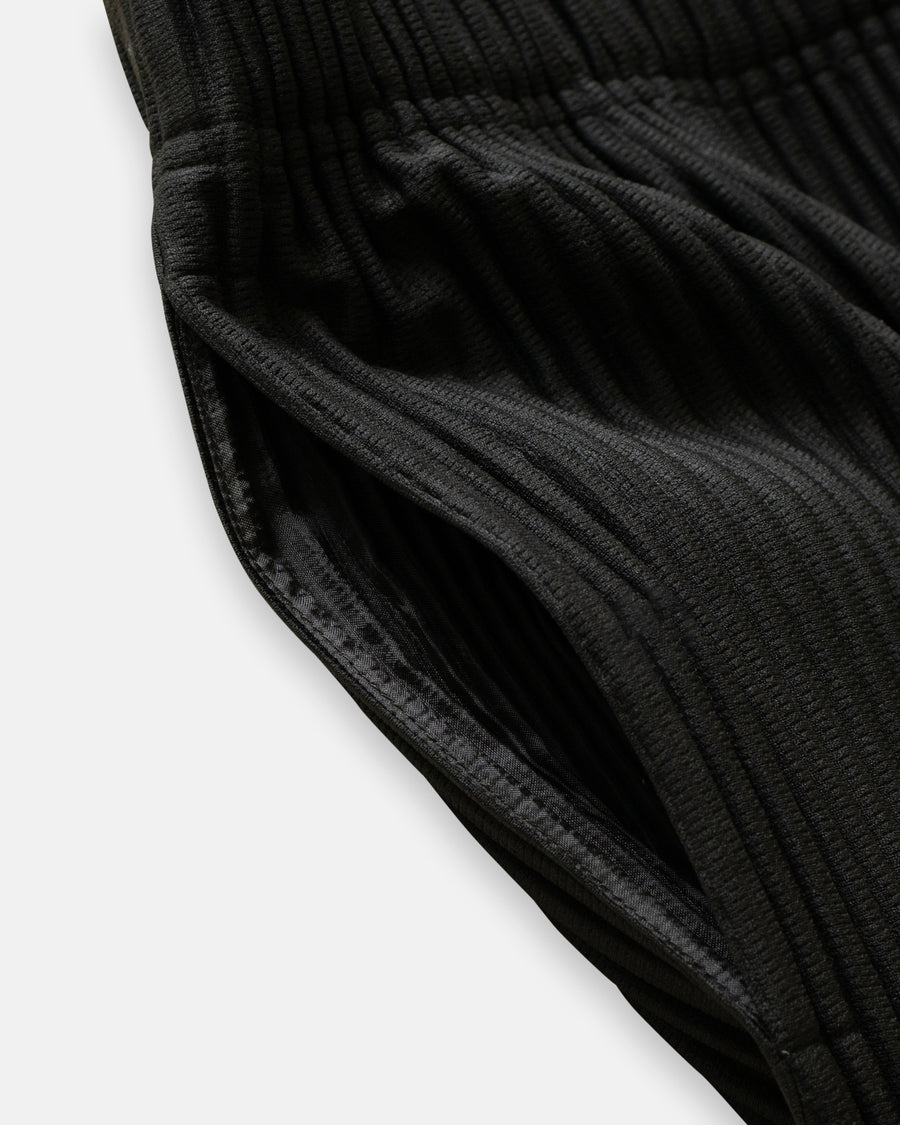 pleated pants