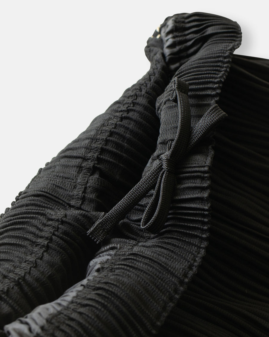 pleated pants